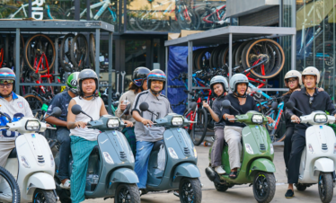 Siem Reap Local Street Food & Nightlife City Tour by Vespa
